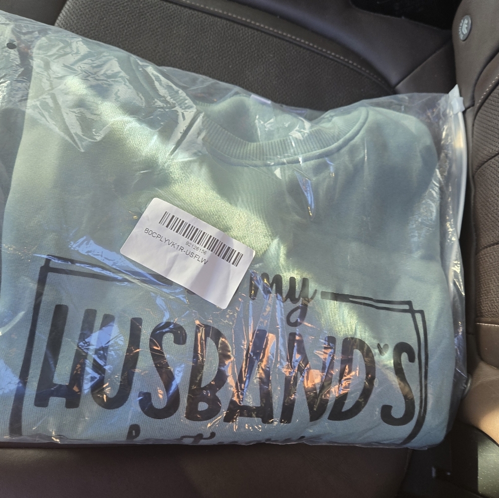 NEW Sarcastic Wife Pullover Sweatshirt - Picture 3 of 3